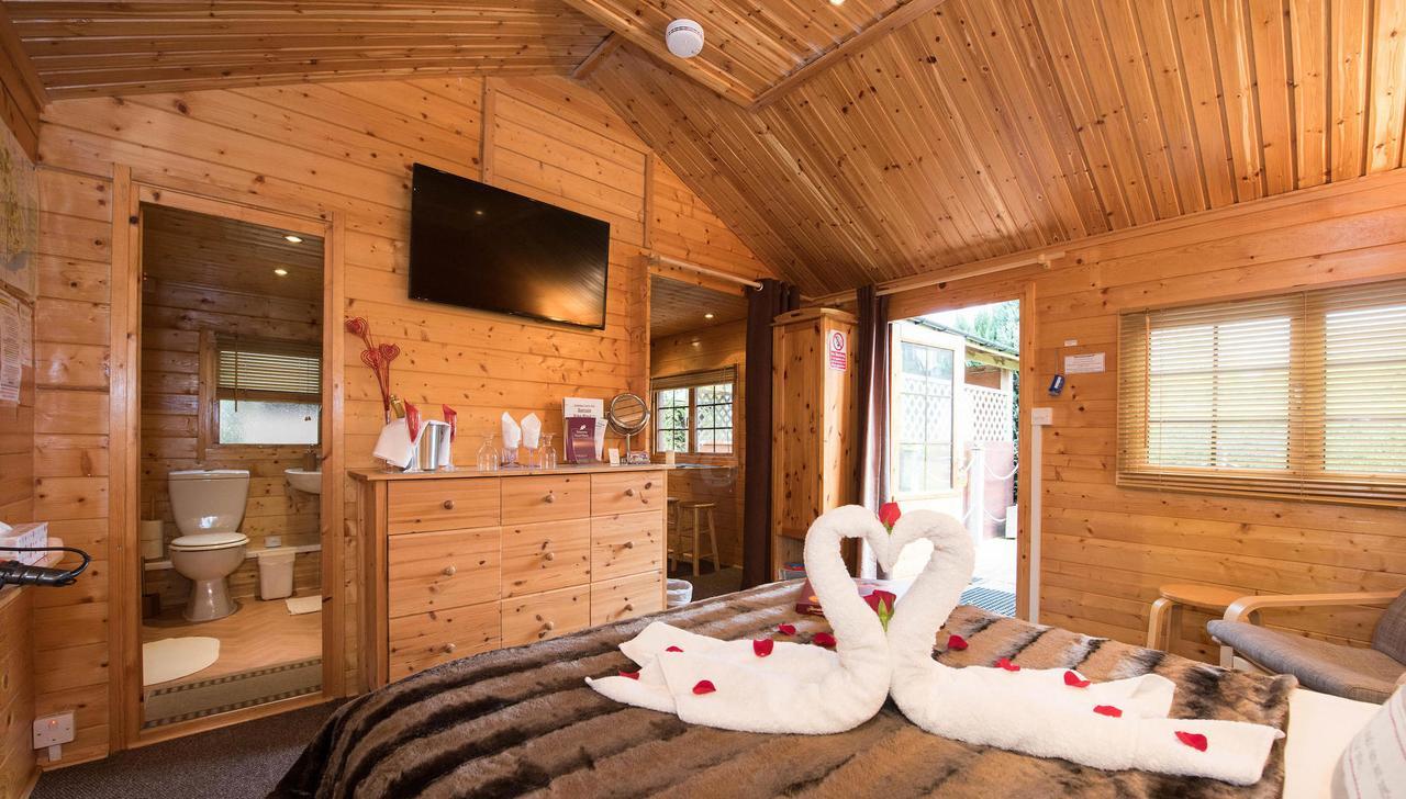 Cypress Log Cabins Accommodation Godshill  외부 사진